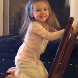 Meet your Posher, Laura